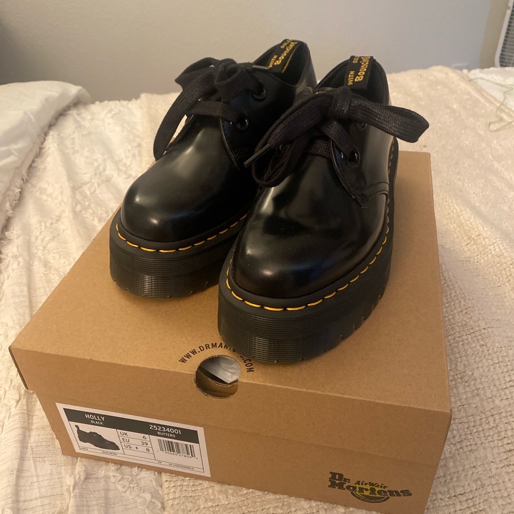 Holly Dr.Martens Size 8 Womens 🖤